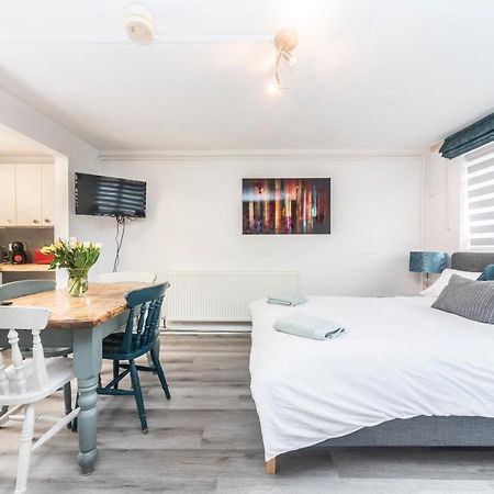 10 Boutique Studio Apartment Near Tube - Quiet Location Little Missenden Luaran gambar