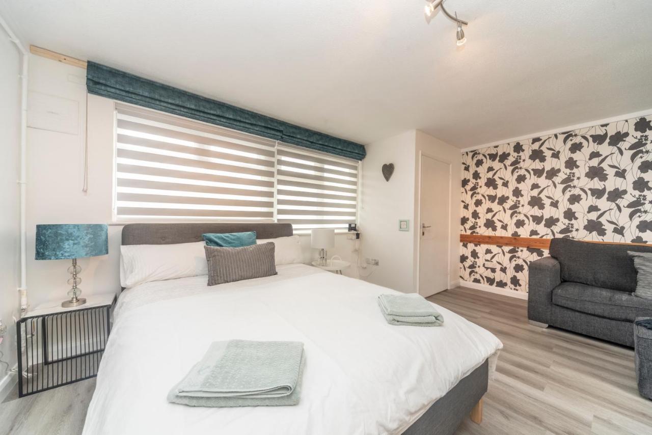 10 Boutique Studio Apartment Near Tube - Quiet Location Little Missenden Luaran gambar
